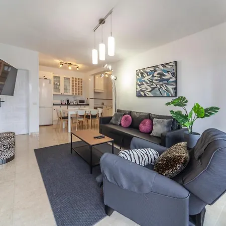 Luxury Sea Front Iv * 플라야 온다