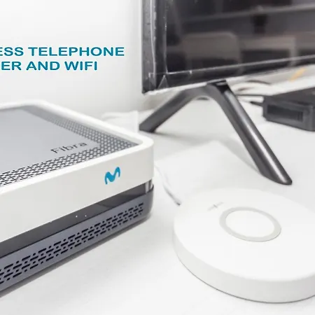 Luxury Sea Front Iv 아파트 *