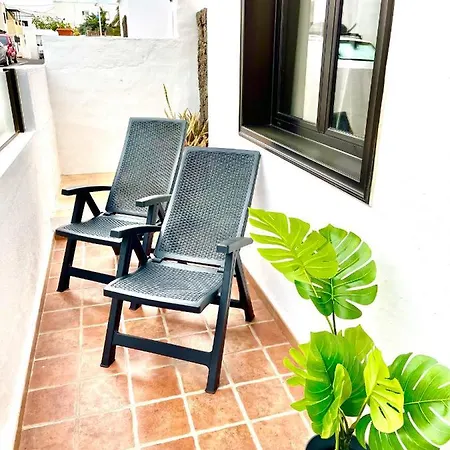 아파트 Luxury Sea Front Iv *