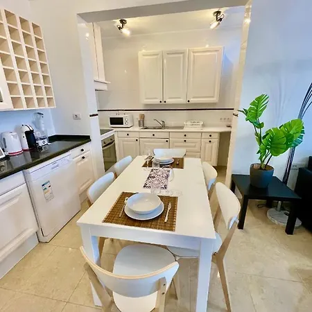 Luxury Sea Front Iv Apartment