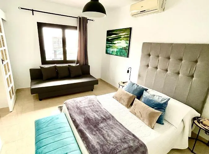 Apartment Luxury Sea Front Iv *