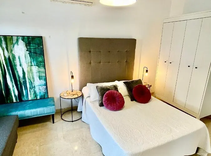 Luxury Sea Front Iv